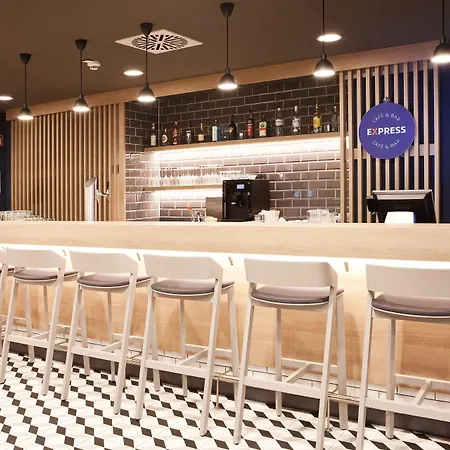 Express - Olympiapark By Ihg Hotel 3*