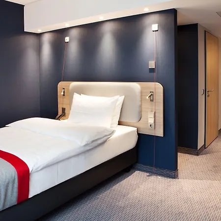 Hotel Express - Olympiapark By Ihg 3*