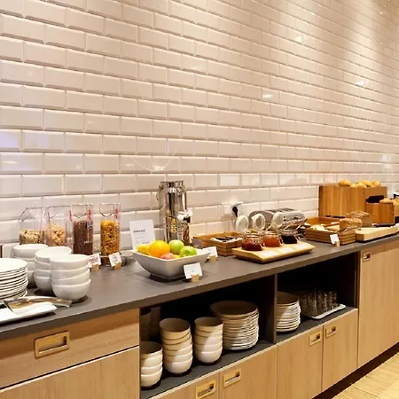 Отель Express - Olympiapark By Ihg Мюнхен