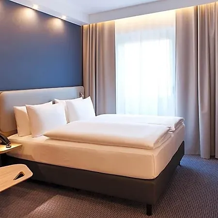 Express - Olympiapark By Ihg 3*