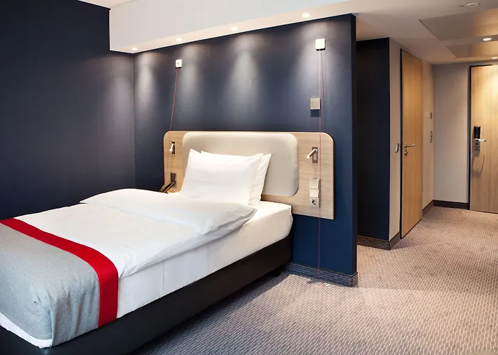 Hotel Express - Olympiapark By Ihg 3*