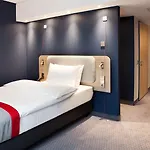 מלון Express - Olympiapark By Ihg 3*